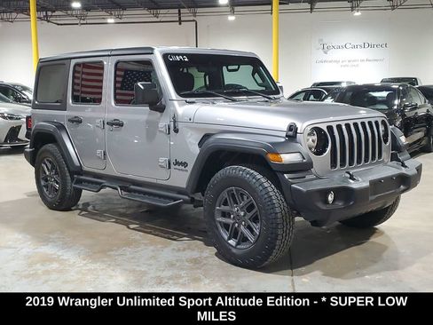 Used 2019 Jeep Wrangler Unlimited Sport AWD/4WD image 3