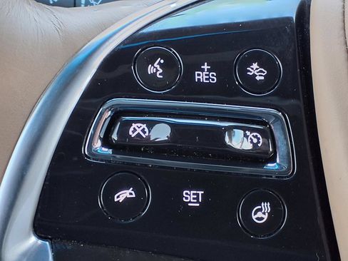 Used 2018 Cadillac Escalade ESV Platinum RWD image 13