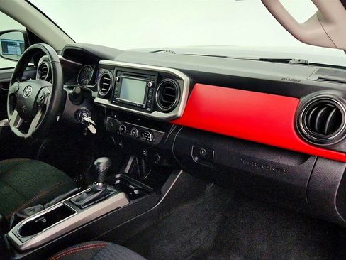 Used 2016 Toyota Tacoma SR5 image 24
