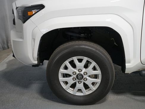 Used 2024 Toyota Tacoma SR image 5