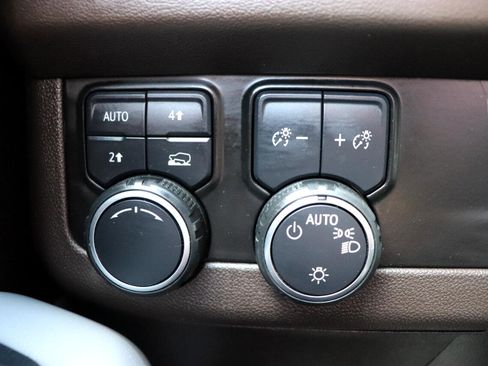 Used 2021 Chevrolet Tahoe LT image 41