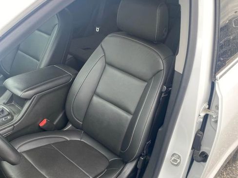 Used 2023 GMC Acadia SLT FWD image 7