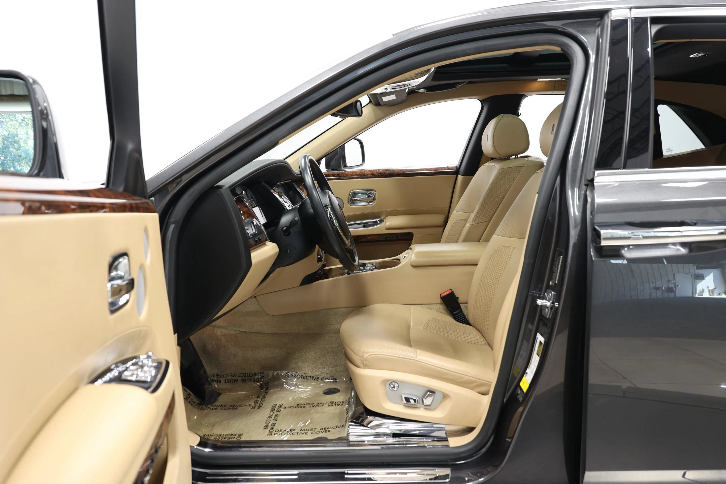 Used 2011 Rolls-Royce Ghost RWD image 16