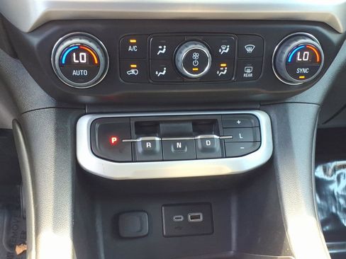 Certified 2023 GMC Acadia SLE w/ Driver Convenience Package AWD/4WD image 20