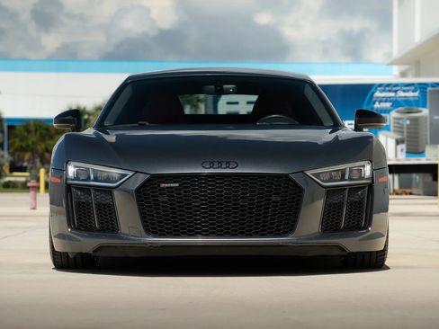 Used 2018 Audi R8 V10 RWD image 19