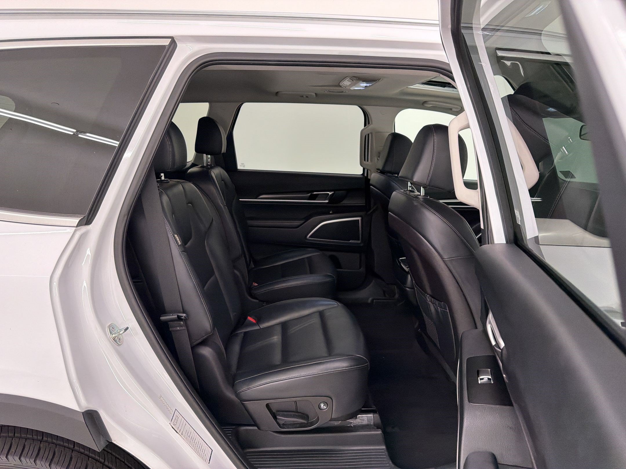 Used 2025 Kia Telluride S AWD/4WD image 35