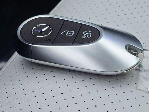 Certified 2025 Mercedes-Benz C 300 4MATIC Sedan image 36