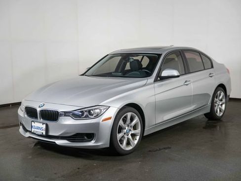 Used 2013 BMW 335i xDrive Sedan AWD/4WD image 4