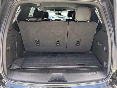 Used 2024 GMC Yukon SLT w/ SLT Luxury Package RWD image 12