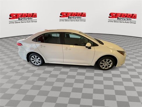 Used 2025 Toyota Corolla LE image 10