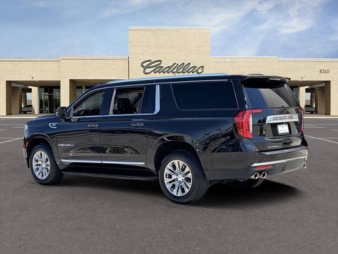 Used 2023 GMC Yukon XL Denali AWD/4WD image 7