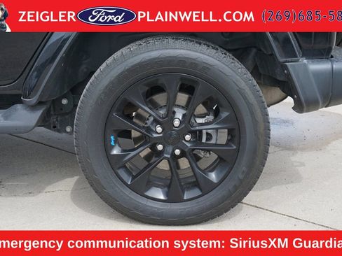 Used 2023 Jeep Wrangler Unlimited Sahara w/ Cold Weather Group AWD/4WD image 9