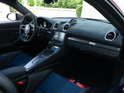 Used 2023 Porsche 718 Cayman GT4 RS RWD image 17