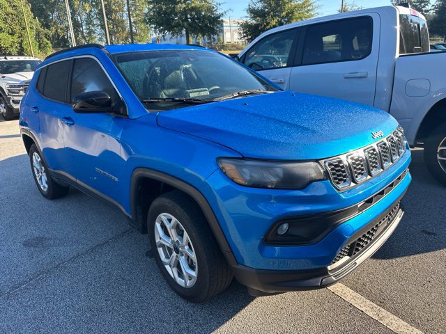 Certified 2025 Jeep Compass Latitude AWD/4WD image 4
