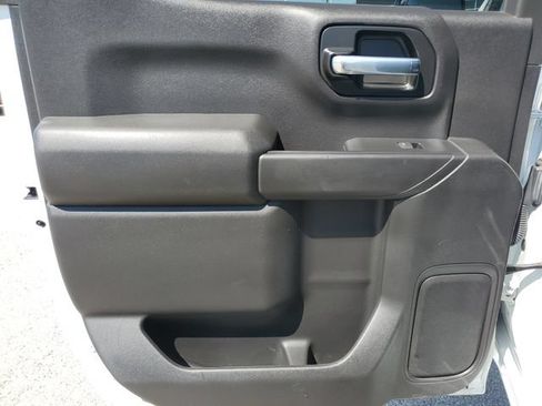 Used 2021 Chevrolet Silverado 1500 LT AWD/4WD image 16