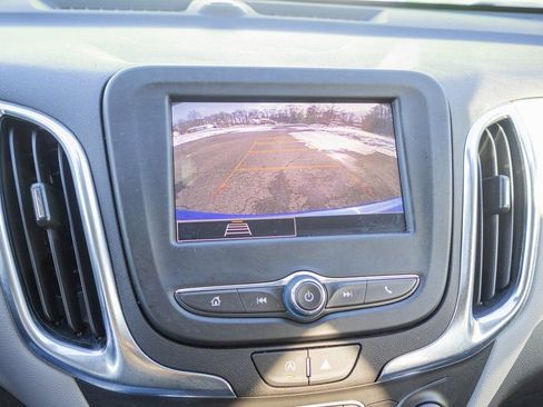 Used 2024 Chevrolet Equinox LS w/ LS Convenience Package image 18