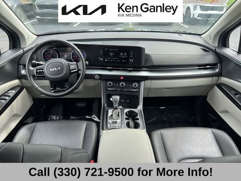 Used 2024 Kia Carnival LX FWD image 44