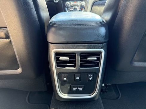 Used 2023 Chrysler 300 Touring L w/ Popular Equipment Group RWD image 26