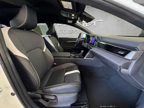 Used 2025 Toyota Camry SE w/ Convenience Package FWD image 24