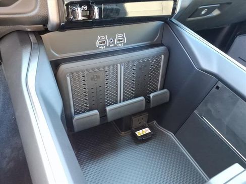 New 2026 RAM 2500 Laramie AWD/4WD image 23