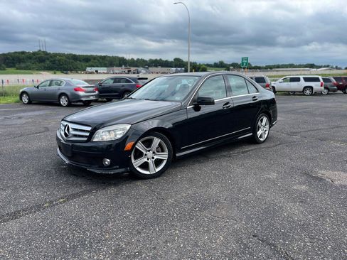 Used 2010 Mercedes-Benz C 300 4MATIC Sedan image 1