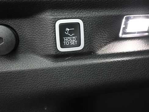 New 2025 Jeep Grand Cherokee L Altitude RWD image 29