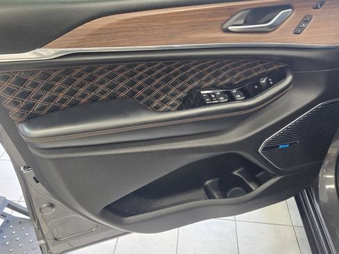 Used 2024 Jeep Grand Cherokee Summit w/ Advanced Protech Group IV image 22