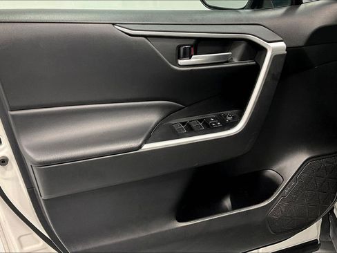 Used 2023 Toyota RAV4 XLE image 21