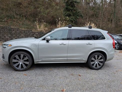 Certified 2022 Volvo XC90 T8 Inscription w/ Lounge Package image 4