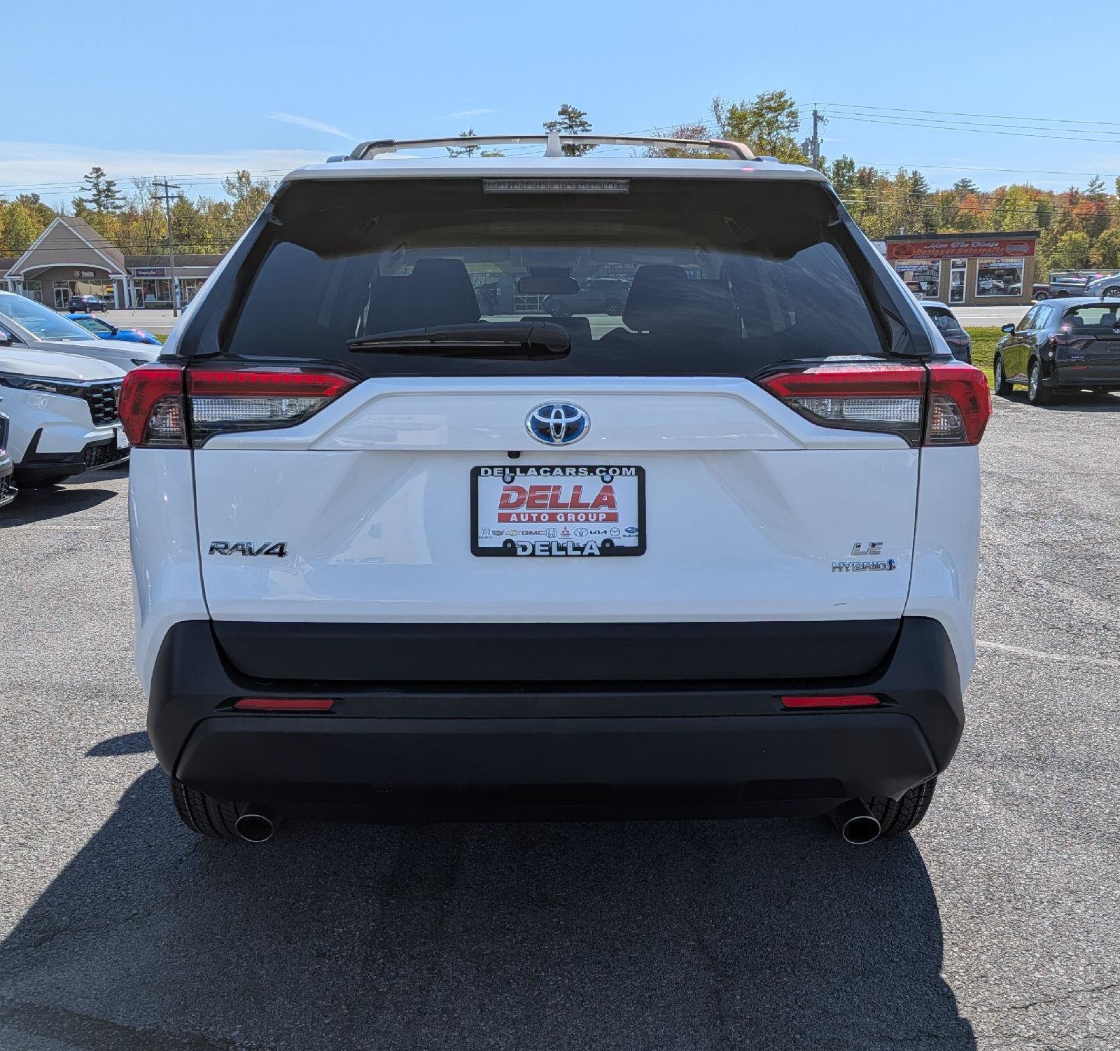 Used 2022 Toyota RAV4 LE AWD/4WD image 9