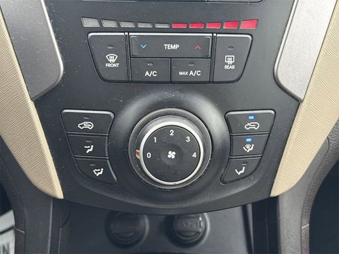 Used 2015 Hyundai Santa Fe Sport w/ Option Group 02 image 16