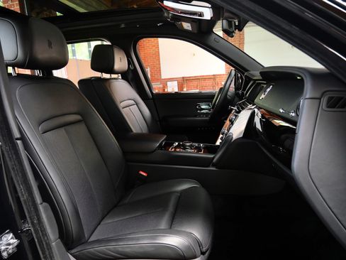 Used 2022 Rolls-Royce Cullinan AWD/4WD image 31