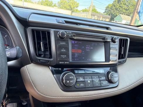 Used 2013 Toyota RAV4 XLE AWD/4WD image 7