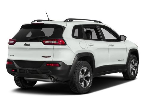 Used 2018 Jeep Cherokee Trailhawk w/ Comfort/Convenience Group image 2