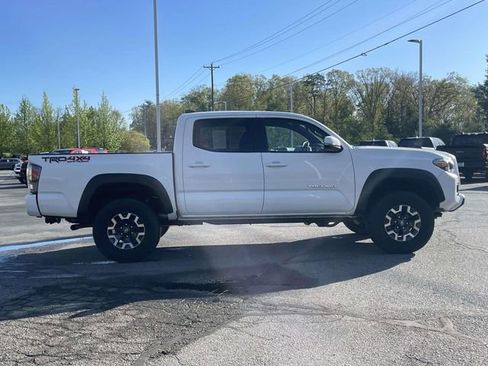 Used 2023 Toyota Tacoma TRD Off-Road w/ Technology Package AWD/4WD image 6