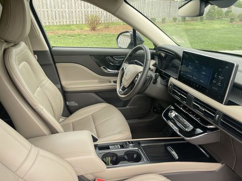 Used 2024 Lincoln Corsair AWD w/ Equipment Group 101A image 38