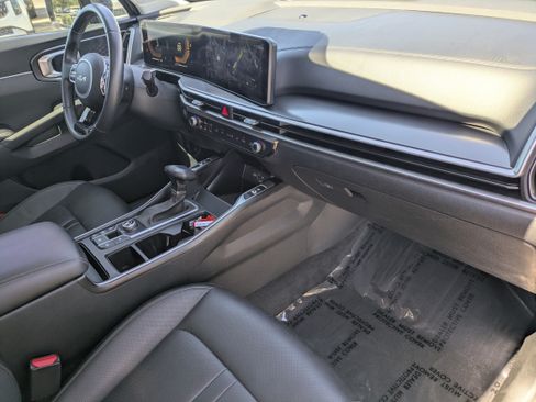 Certified 2024 Kia Sorento S w/ Panoramic Sunroof Package FWD image 13