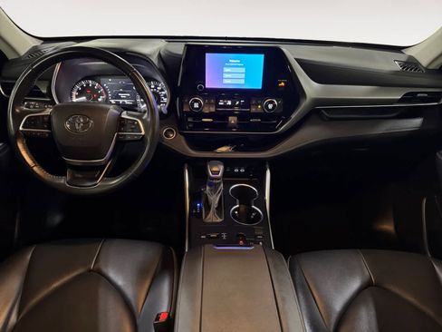 Used 2024 Toyota Highlander XLE image 14