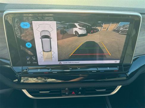 New 2026 Volkswagen Atlas SE image 22