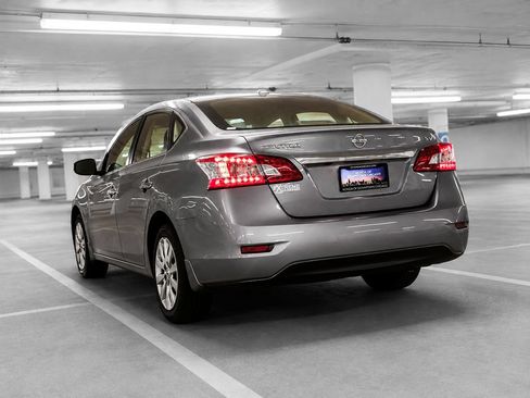 Used 2015 Nissan Sentra SV w/ Cold Weather Package FWD image 5