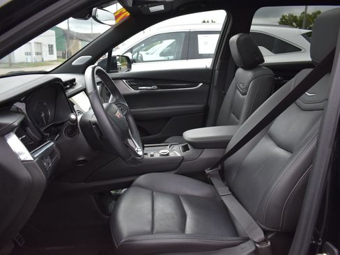Used 2023 Cadillac XT6 Premium Luxury AWD/4WD image 14