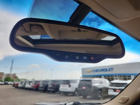 Used 2013 Chevrolet Tahoe LT w/ Luxury Package AWD/4WD image 19