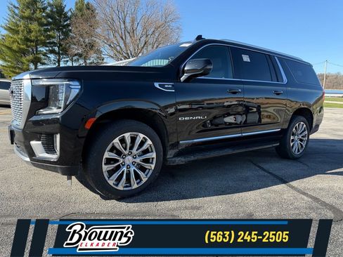 Used 2022 GMC Yukon XL Denali image 1