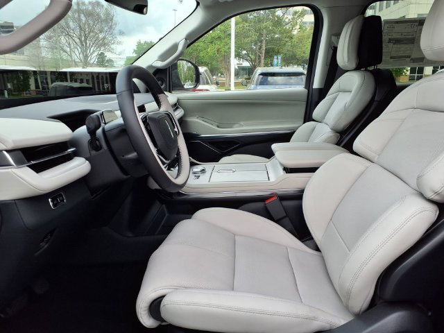 New 2026 Lincoln Navigator Premiere AWD/4WD image 7