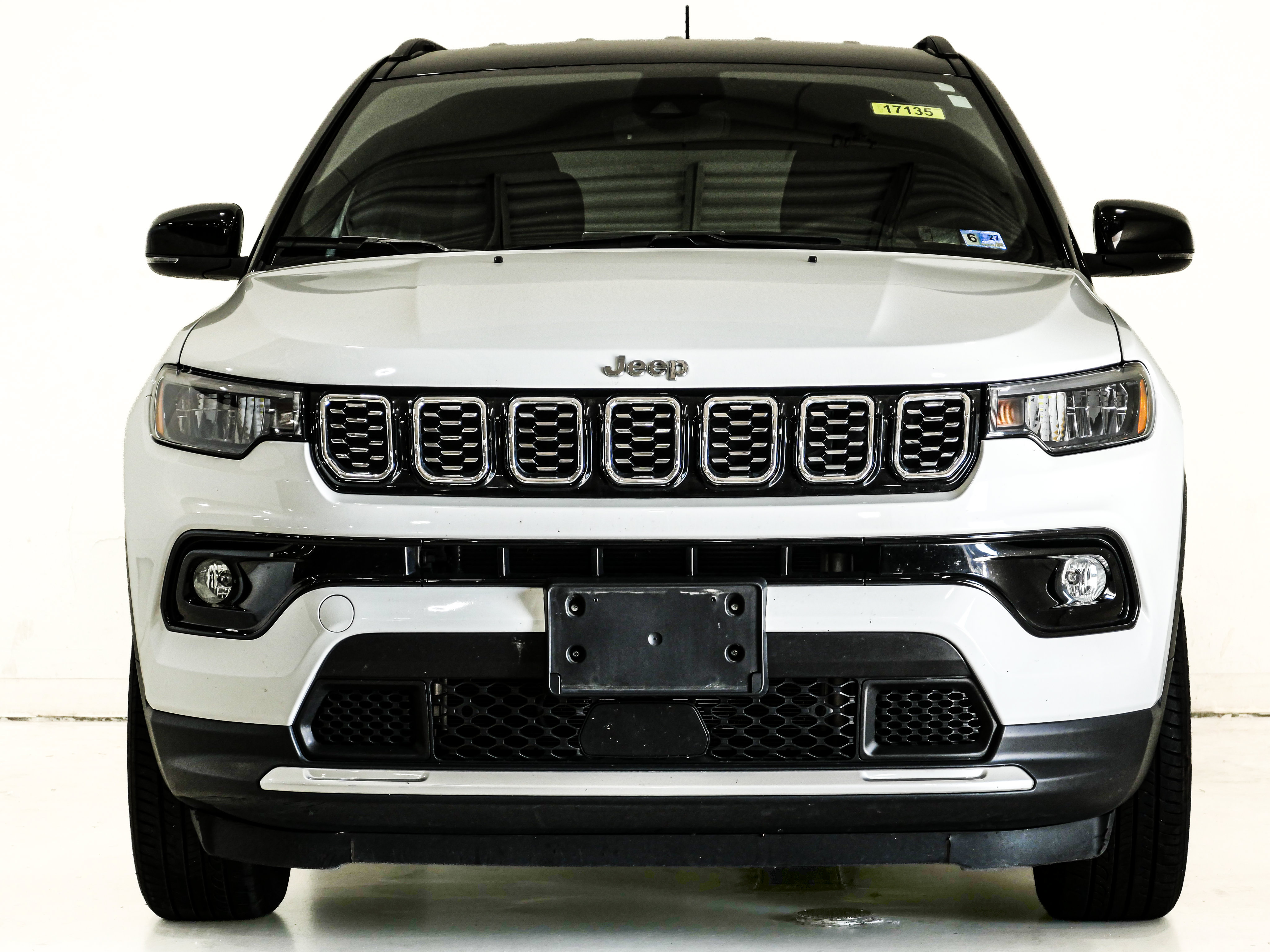 Used 2025 Jeep Compass Limited AWD/4WD image 2