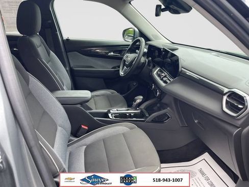 Used 2024 Chevrolet TrailBlazer LT w/ Convenience Package AWD/4WD image 16