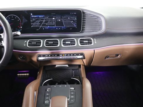 Used 2025 Mercedes-Benz GLS 450 4MATIC image 50