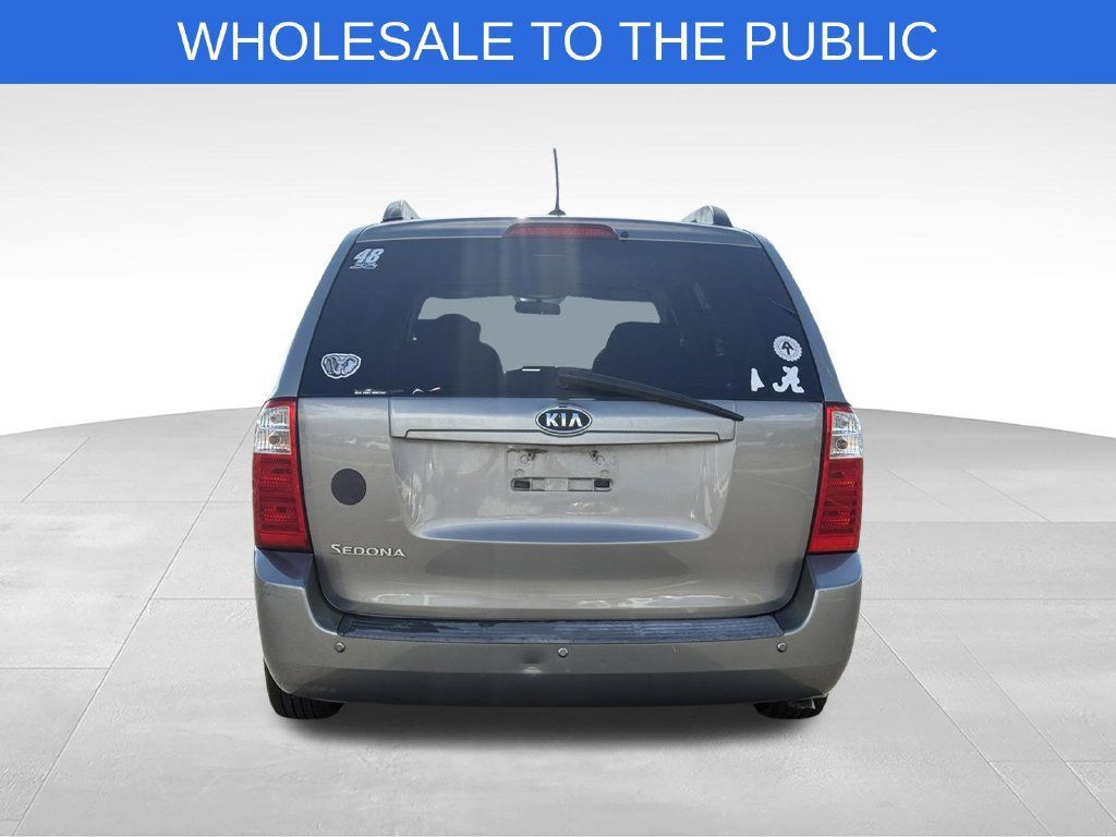 Used 2010 Kia Sedona LX FWD image 24