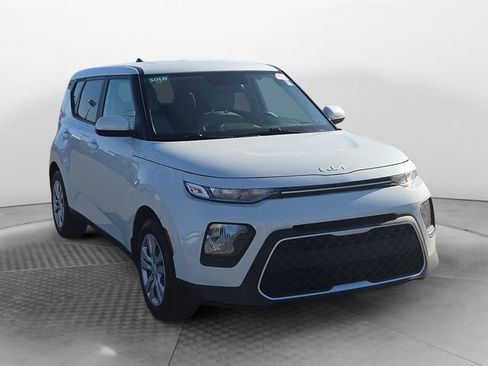 Used 2022 Kia Soul LX image 7