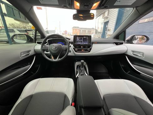 Used 2019 Toyota Corolla XSE image 11